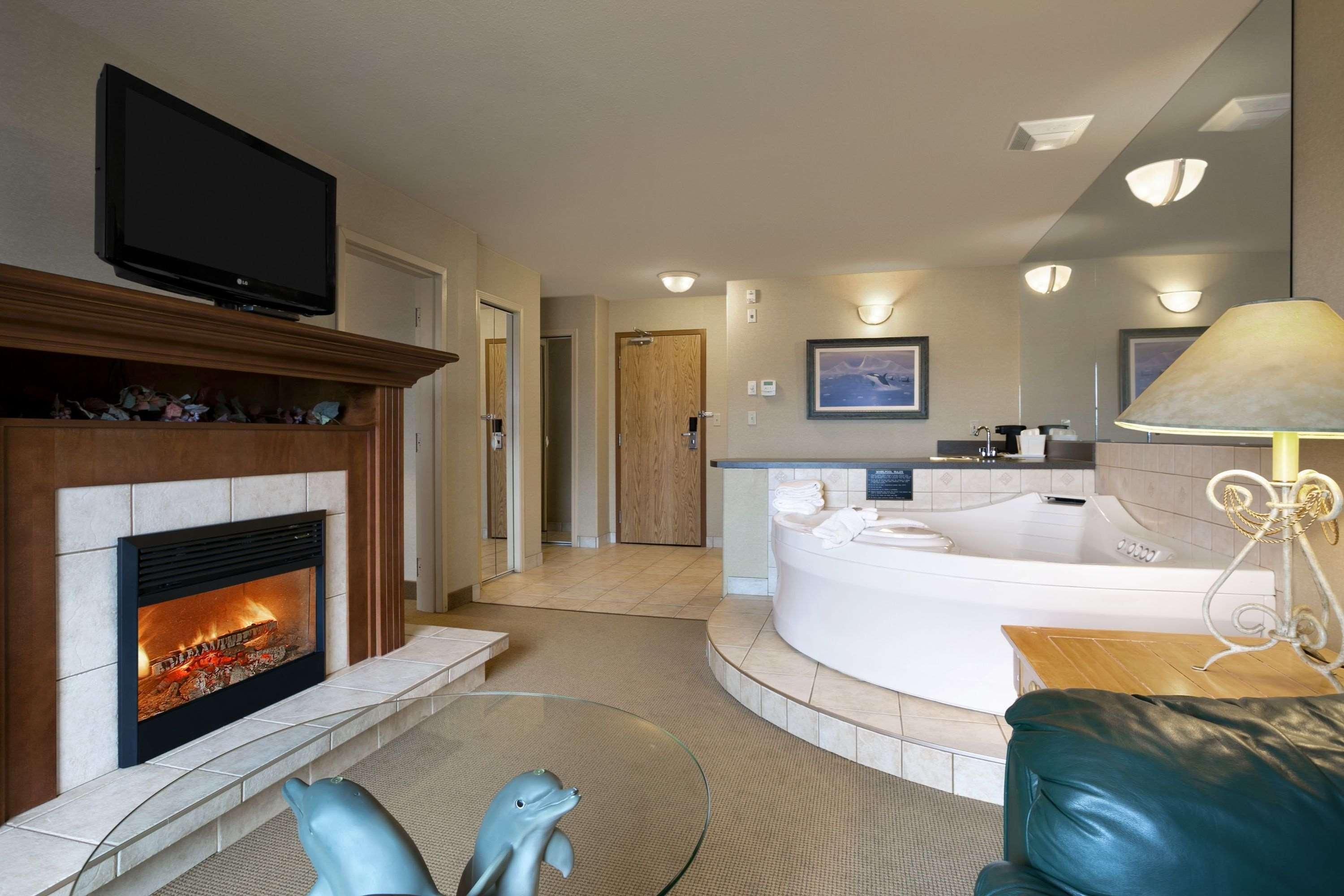 Super 8 By Wyndham Fort Nelson Bc Экстерьер фото
