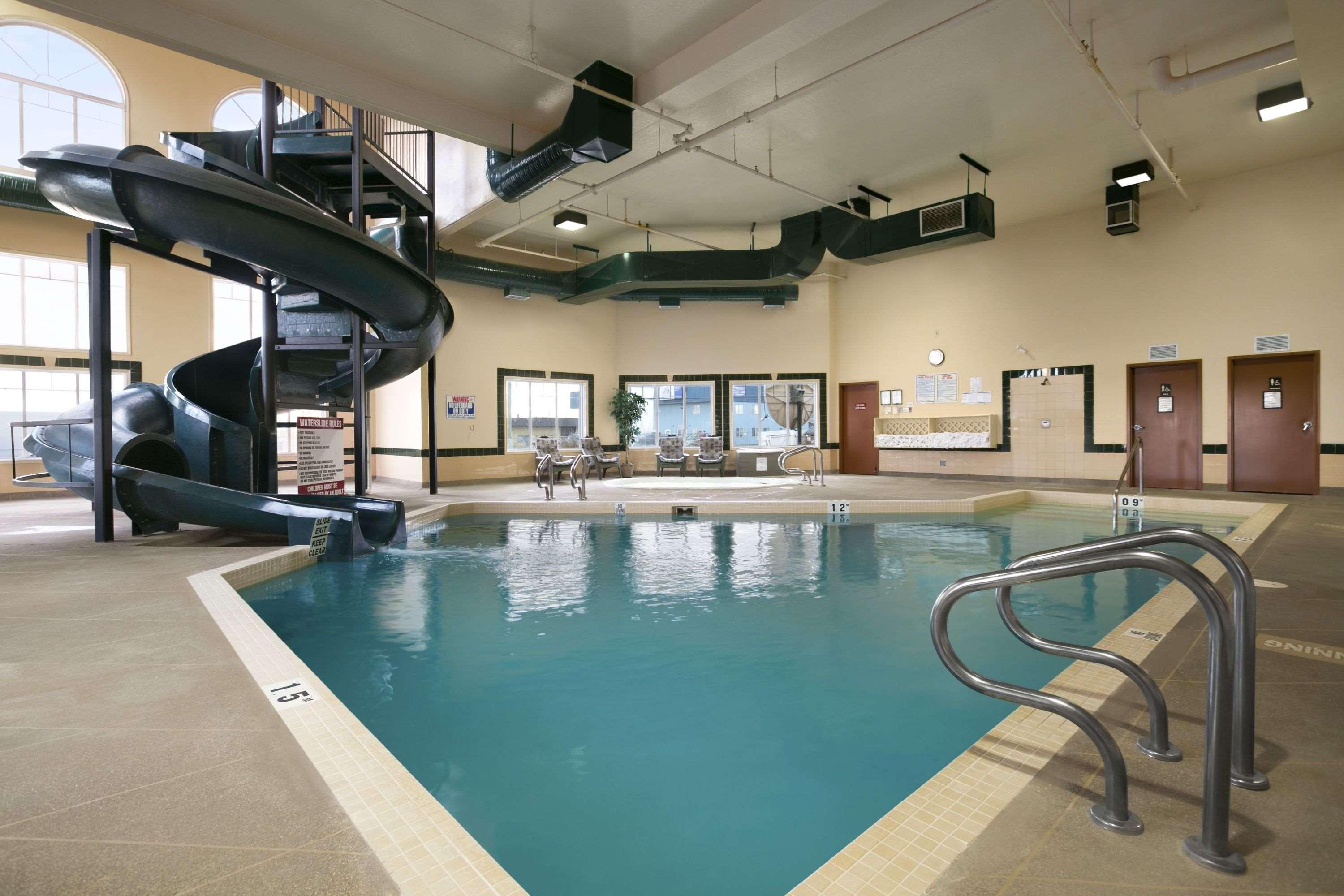 Super 8 By Wyndham Fort Nelson Bc Экстерьер фото