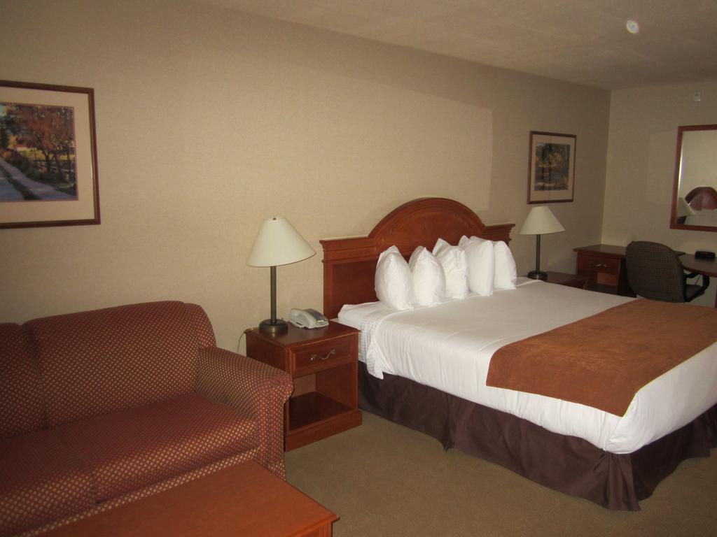 Super 8 By Wyndham Fort Nelson Bc Экстерьер фото