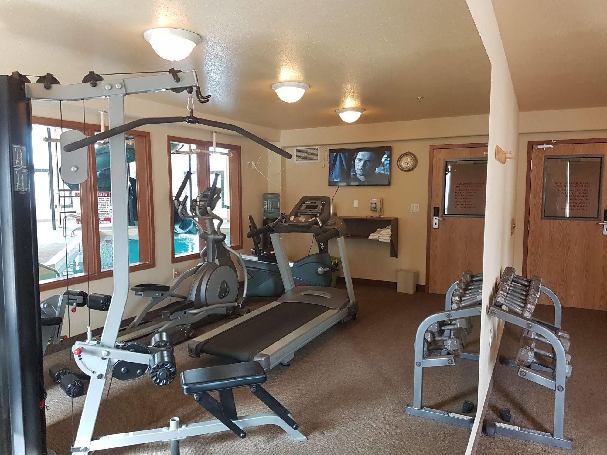 Super 8 By Wyndham Fort Nelson Bc Экстерьер фото